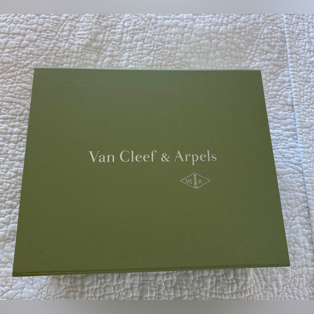 Van Cleef & Arpels Olive Green Box